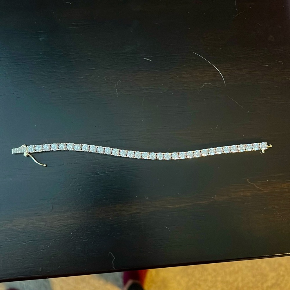Gold rhinestone bracelet
